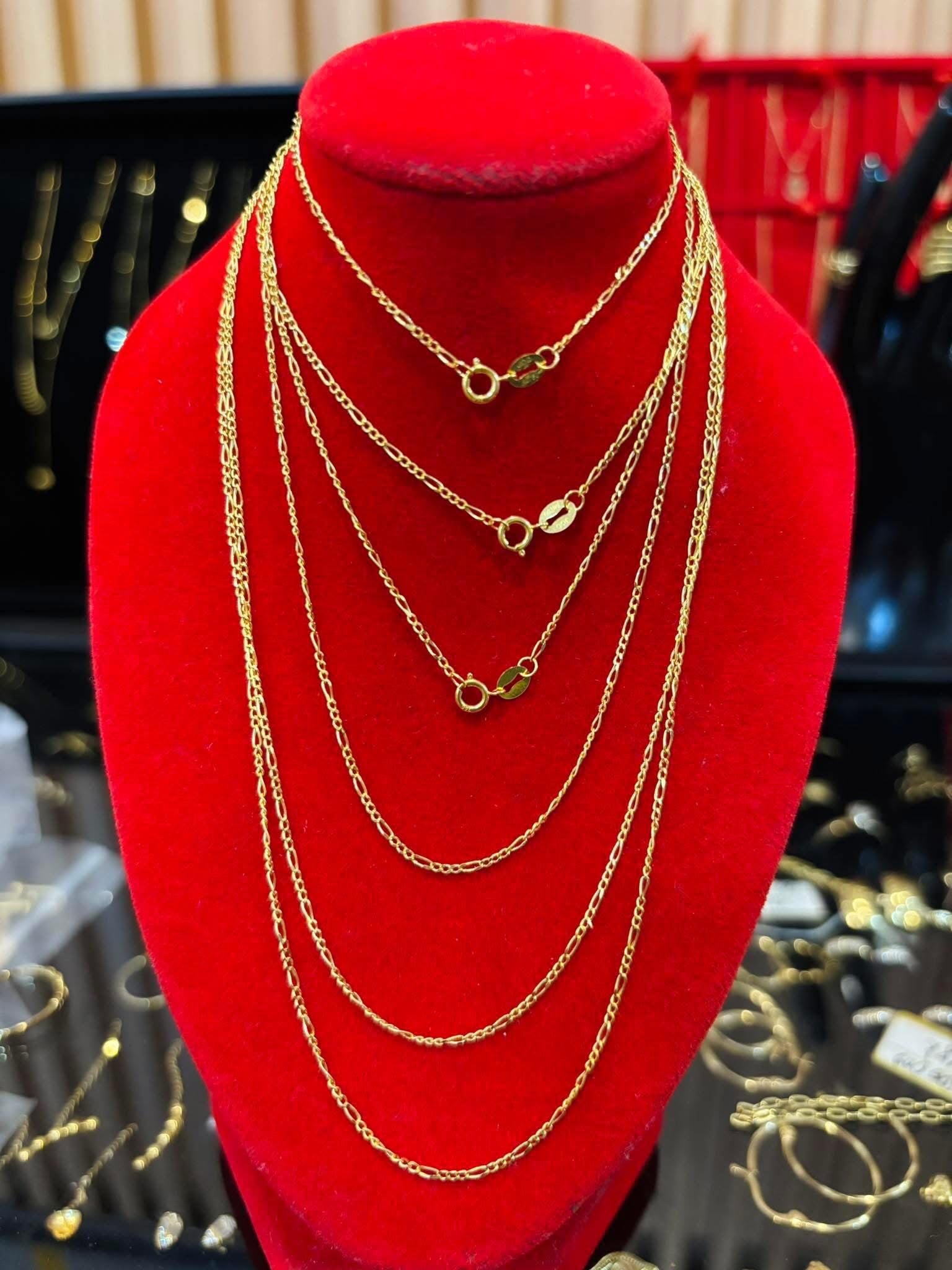 18k Saudi gold Figaro chain