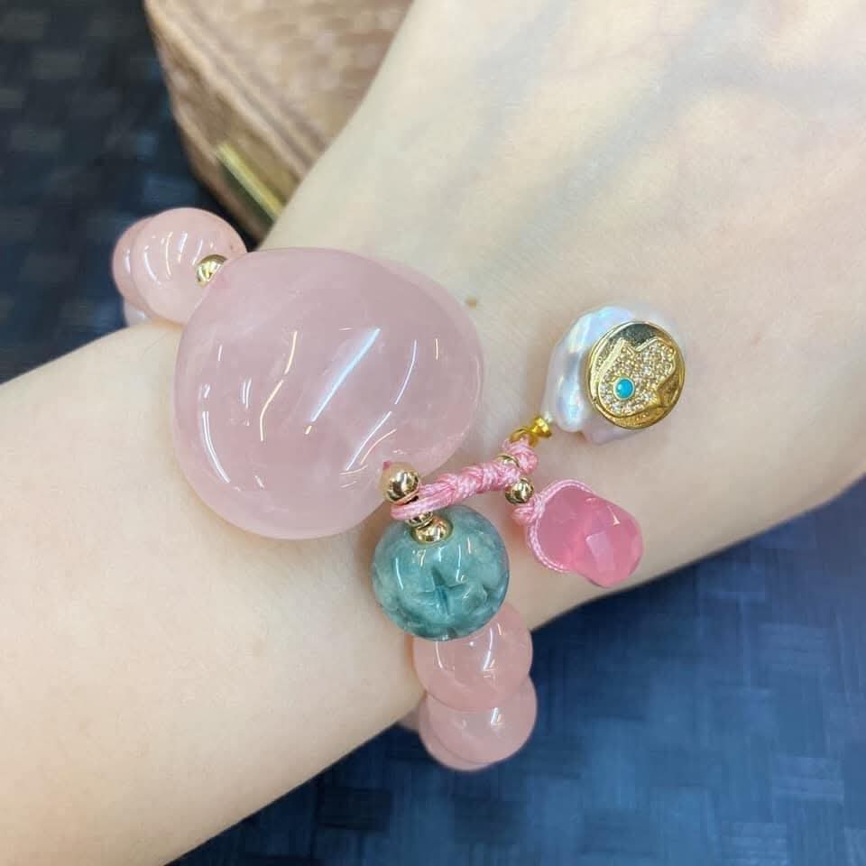 Heart Rose Quartz over all Good luck charm bracelet