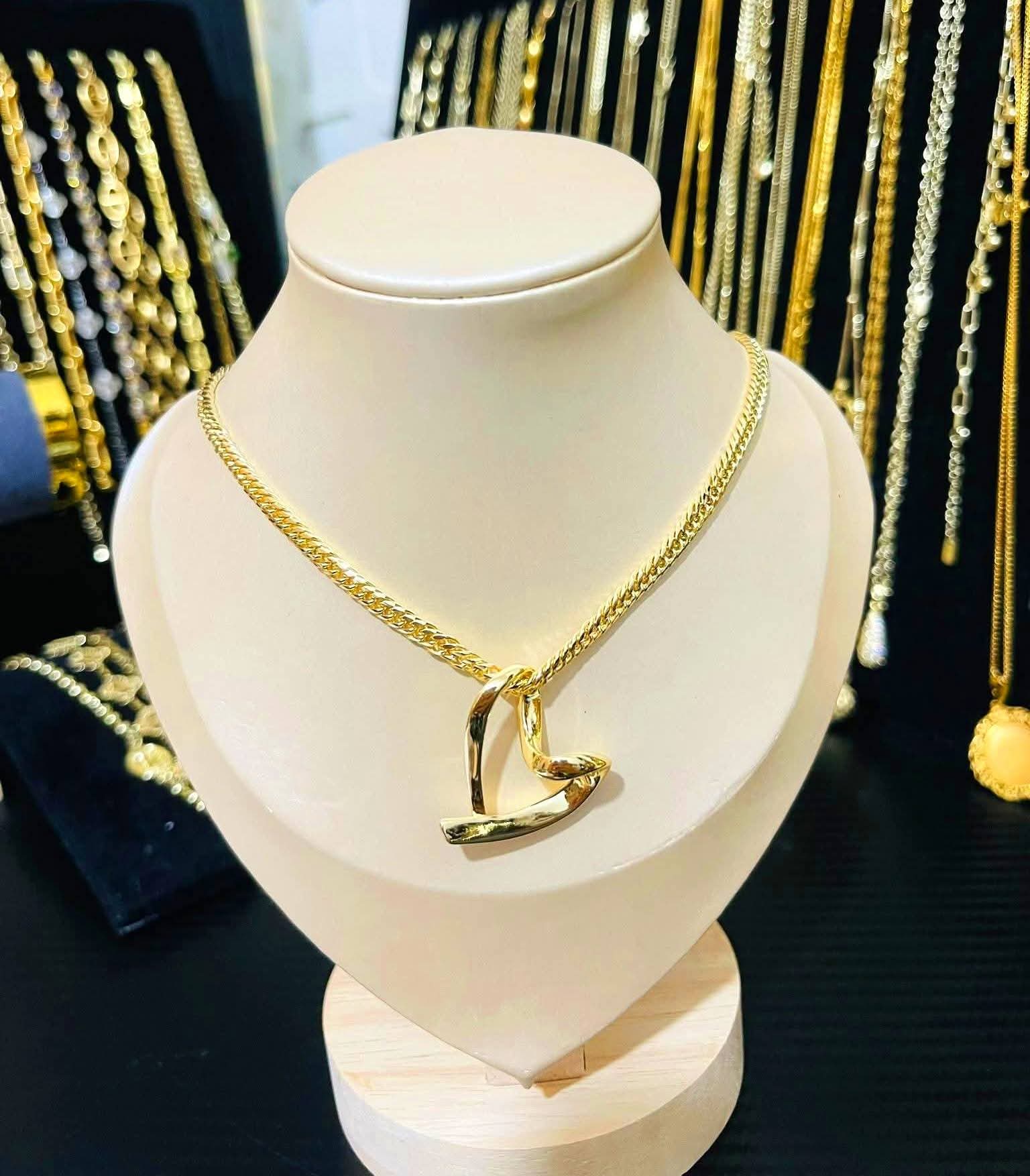 Heart necklace  18 inches premium quality