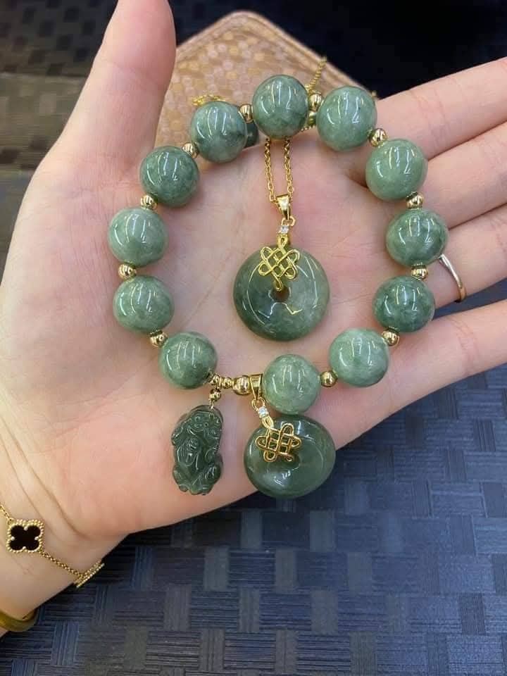 BURMA JADE W/ MONEY COIN
MYSTIC KNOT & PIYAO BRACELET and Necklace

 JADE -