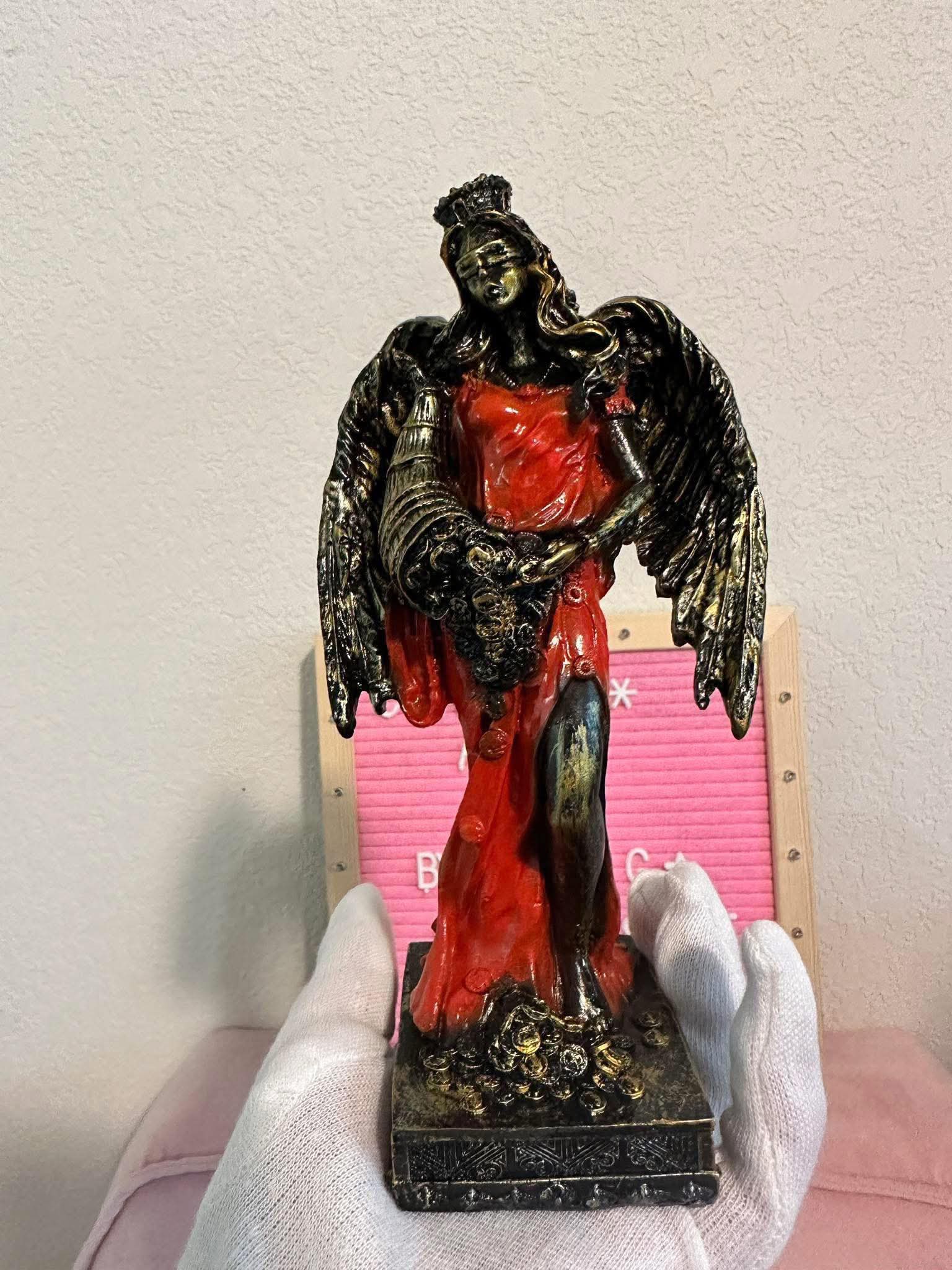 BUENA FORTUNA STATUE