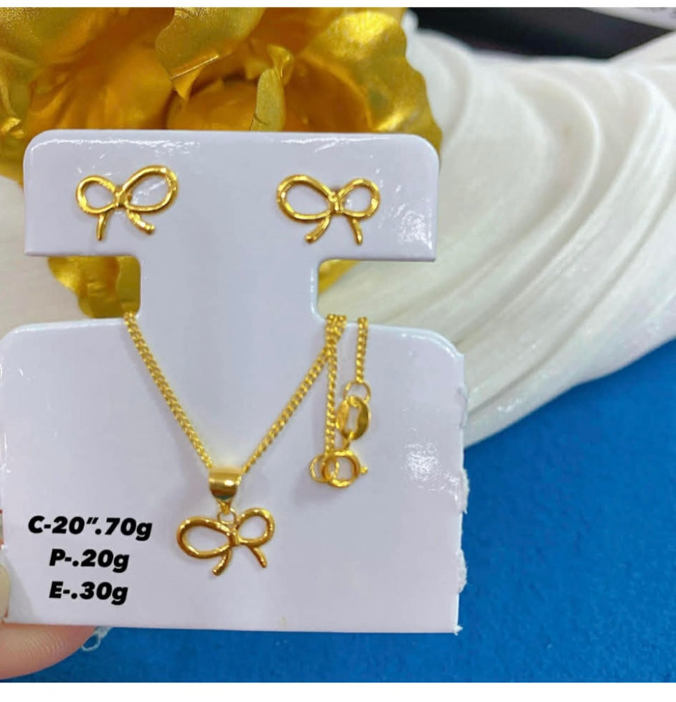 18k saudi gold  bow set