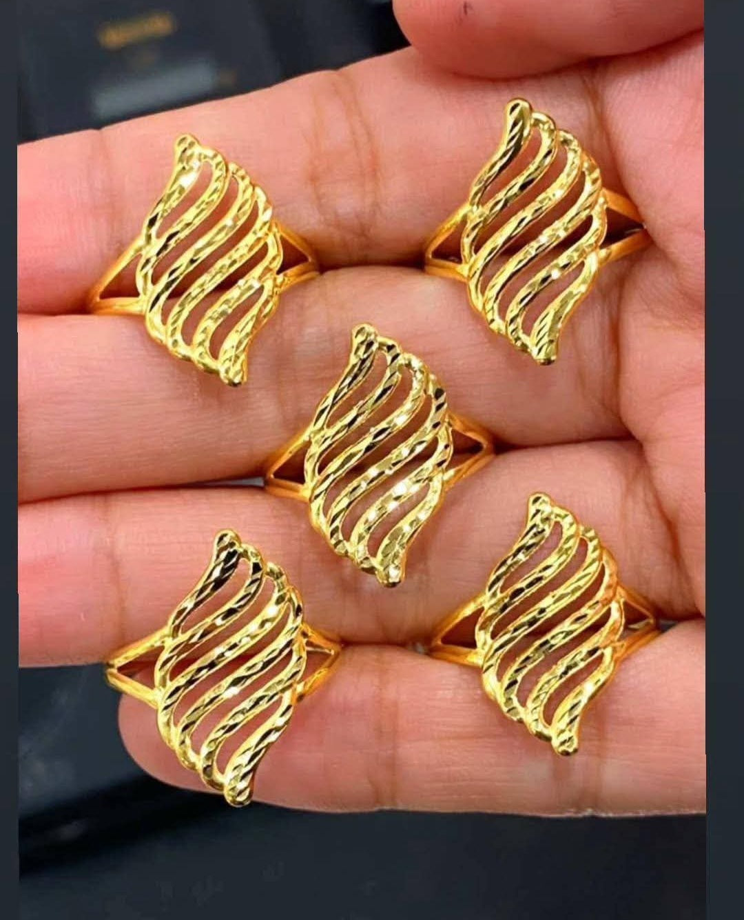 18k saudi gold ring size 7