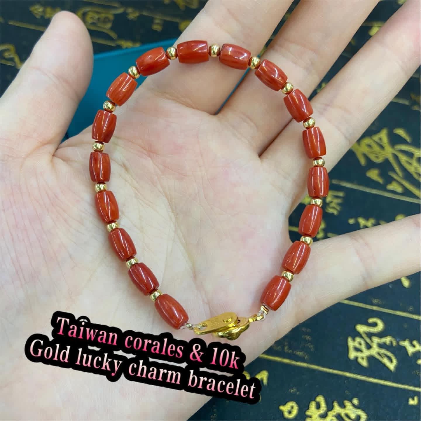 Taiwan corales & 10k gold lucky charm

Bracelet