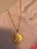 18k saudi gold  Mother and child necklace