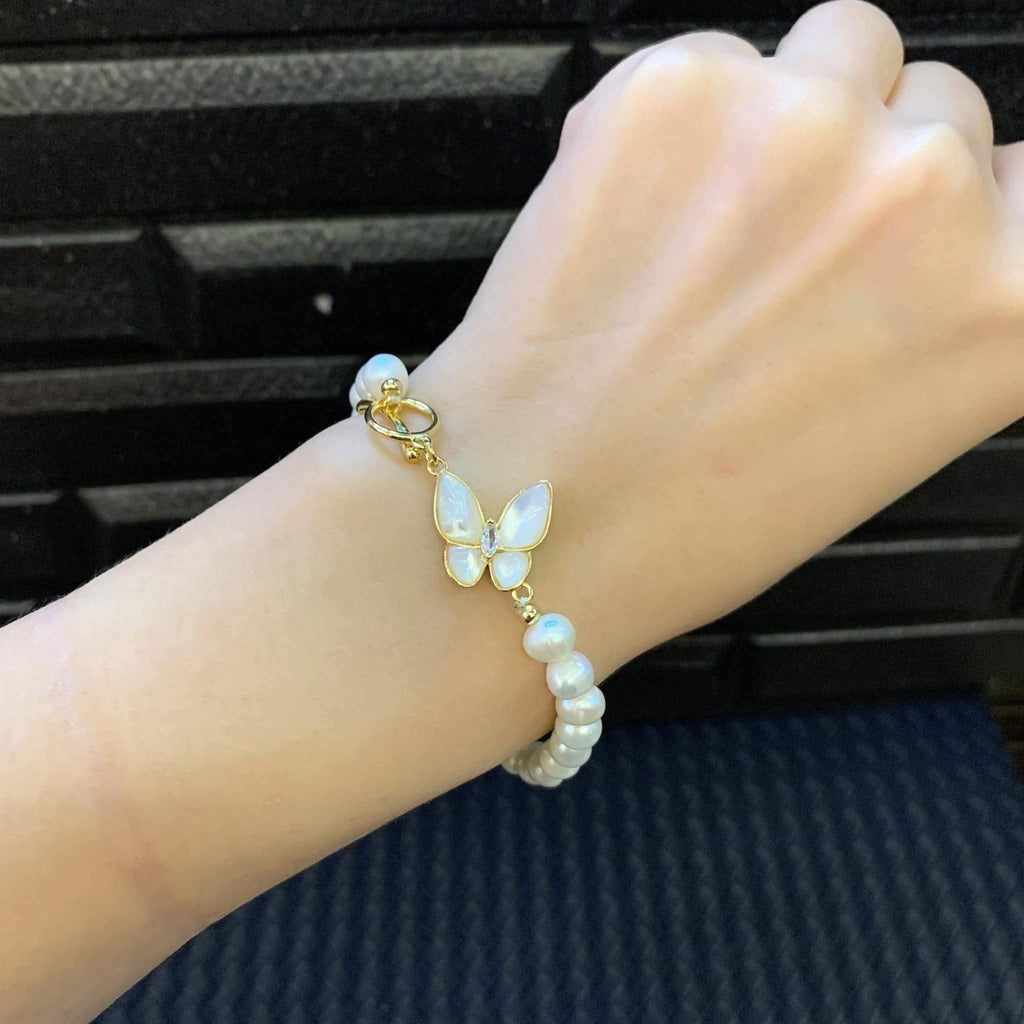 BUTTERFLY CHALCEDONY W/ FRESH WATER PEARL CHARM BRACELET